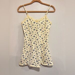 Vintage Y2K Victoria’s Secret Floral Lace Trim Slip Nightgown XS Butter Yellow